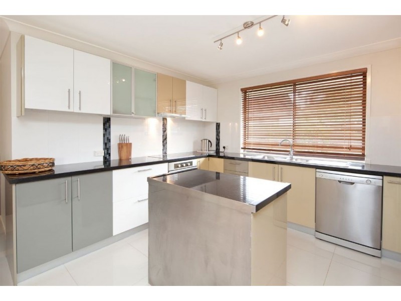 3 Palona Place, Ashmore QLD 4214