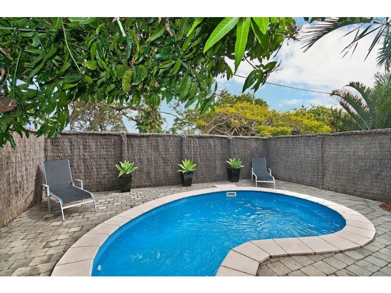 4 Chirn Lane, Labrador QLD 4215
