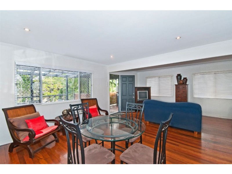 4 Chirn Lane, Labrador QLD 4215
