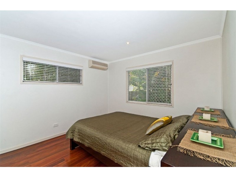 4 Chirn Lane, Labrador QLD 4215