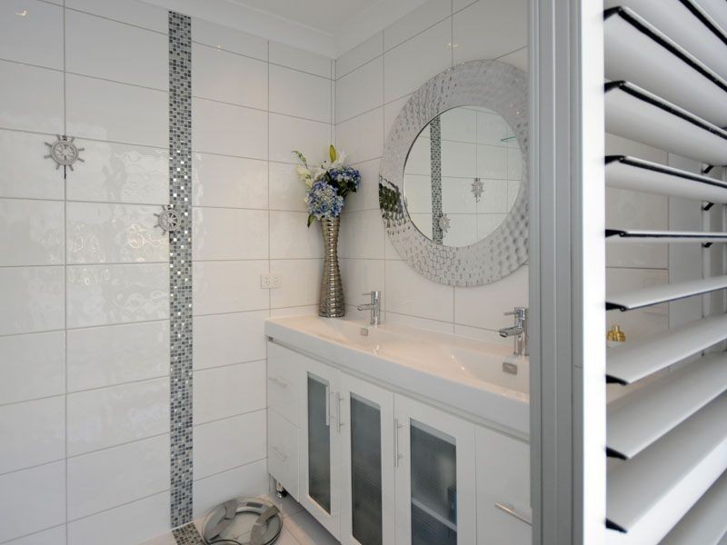 202 Rio Vista Blvd, Mermaid Waters QLD 4218