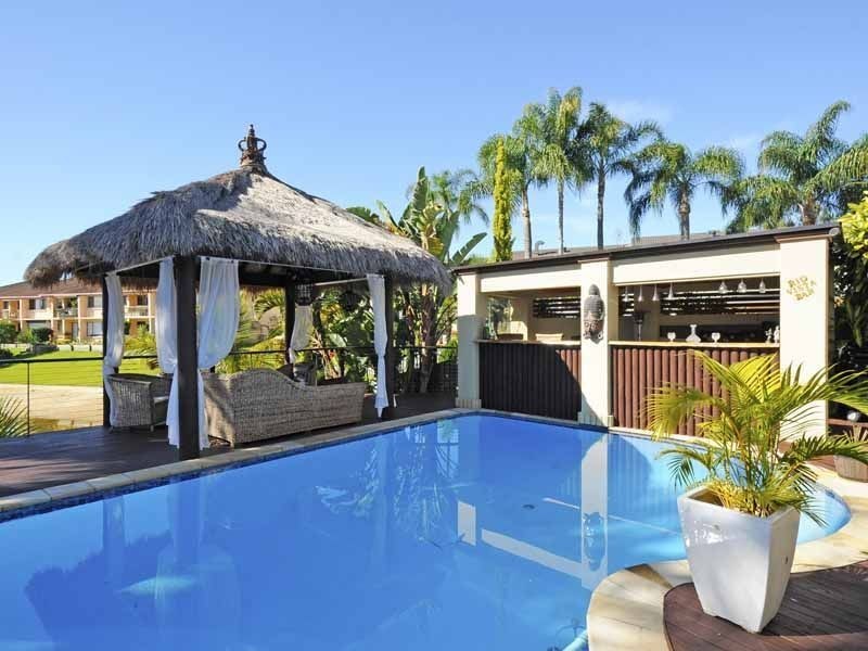 202 Rio Vista Blvd, Mermaid Waters QLD 4218