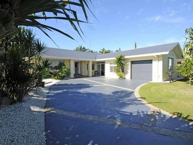202 Rio Vista Blvd, Mermaid Waters QLD 4218