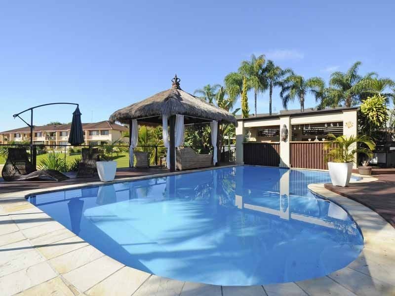 202 Rio Vista Blvd, Mermaid Waters QLD 4218
