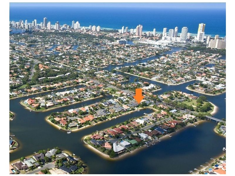 4 Coobowie Street, Broadbeach Waters QLD 4218