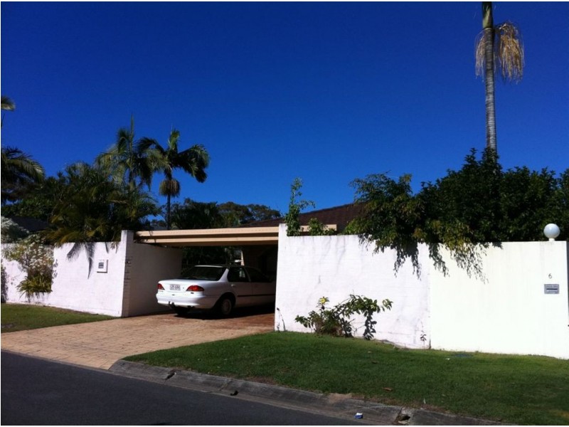 4 Coobowie Street, Broadbeach Waters QLD 4218