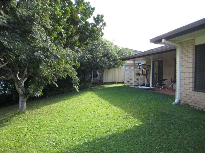 4 Coobowie Street, Broadbeach Waters QLD 4218