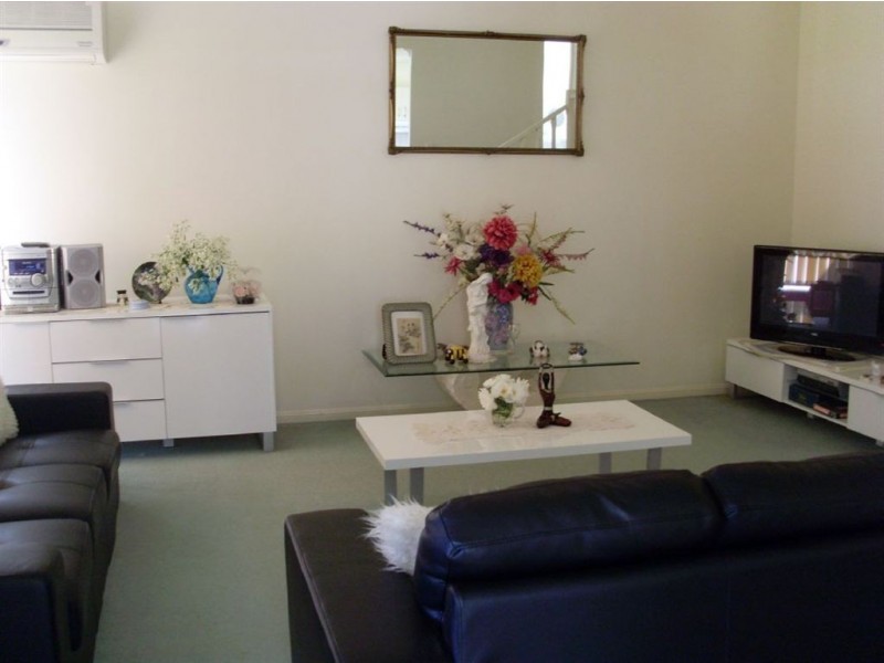 2 Paddington Drive, Carrara QLD 4211