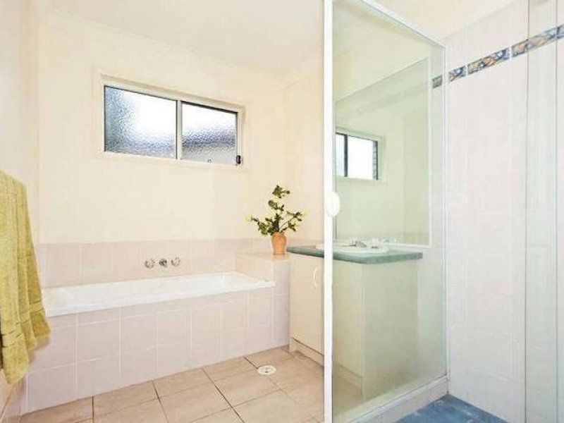 2 Paddington Drive, Carrara QLD 4211
