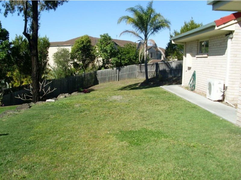 2 Paddington Drive, Carrara QLD 4211