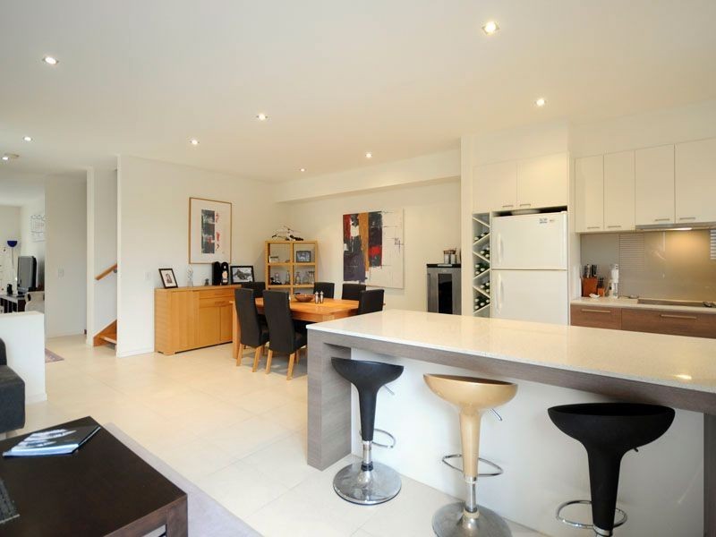 1/62 Heeb Street, Bundall QLD 4217