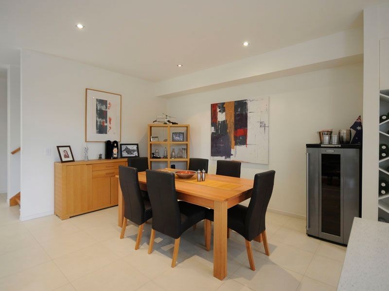 1/62 Heeb Street, Bundall QLD 4217