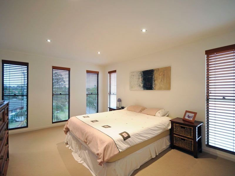 1/62 Heeb Street, Bundall QLD 4217