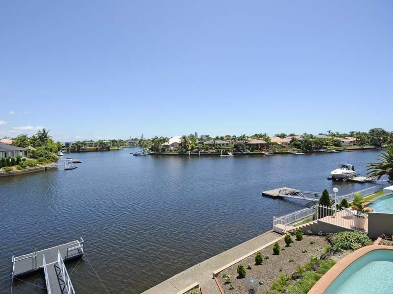 17 Karabella Court, Mermaid Waters QLD 4218