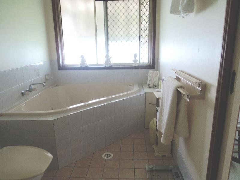 17 Woolmere Street, Carrara QLD 4211