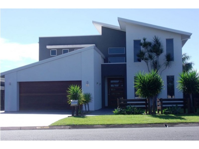 64 Claymore Crescent, Sorrento QLD 4217