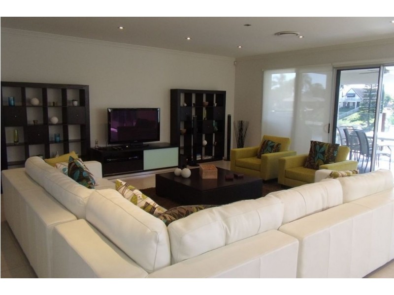 64 Claymore Crescent, Sorrento QLD 4217