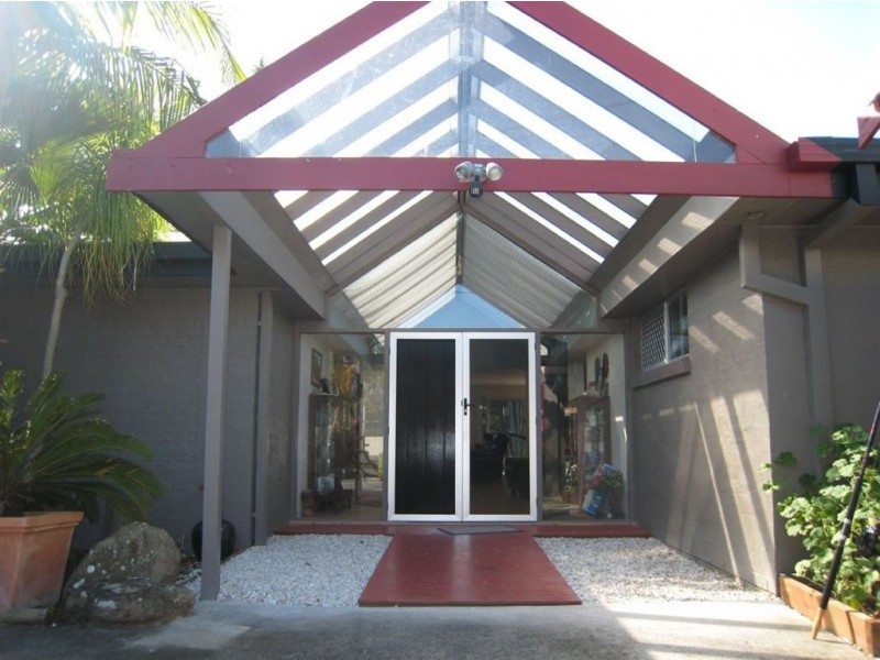 30 Karina Crescent, Broadbeach Waters QLD 4218