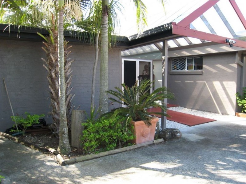 30 Karina Crescent, Broadbeach Waters QLD 4218