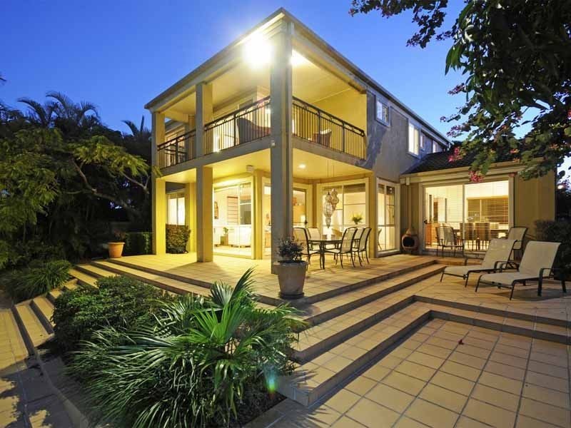 28 Savoy Drive, Broadbeach Waters QLD 4218