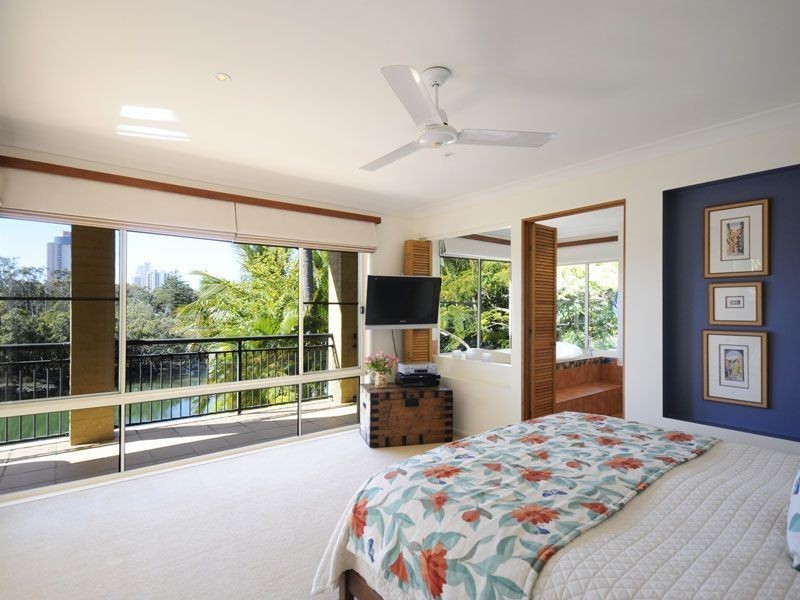 28 Savoy Drive, Broadbeach Waters QLD 4218
