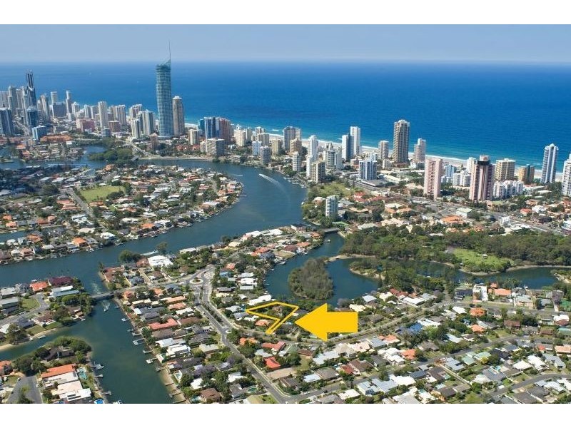 28 Savoy Drive, Broadbeach Waters QLD 4218