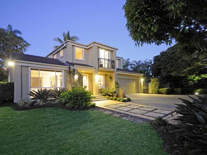 28 Savoy Drive, Broadbeach Waters QLD 4218