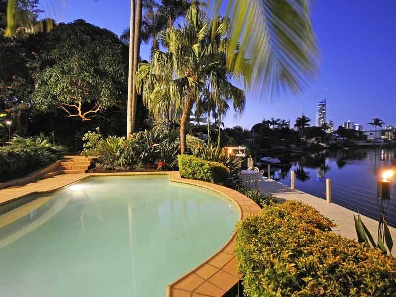 28 Savoy Drive, Broadbeach Waters QLD 4218