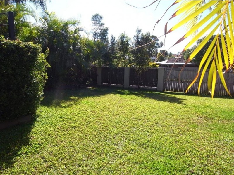 18 Lambros Drive, Benowa QLD 4217