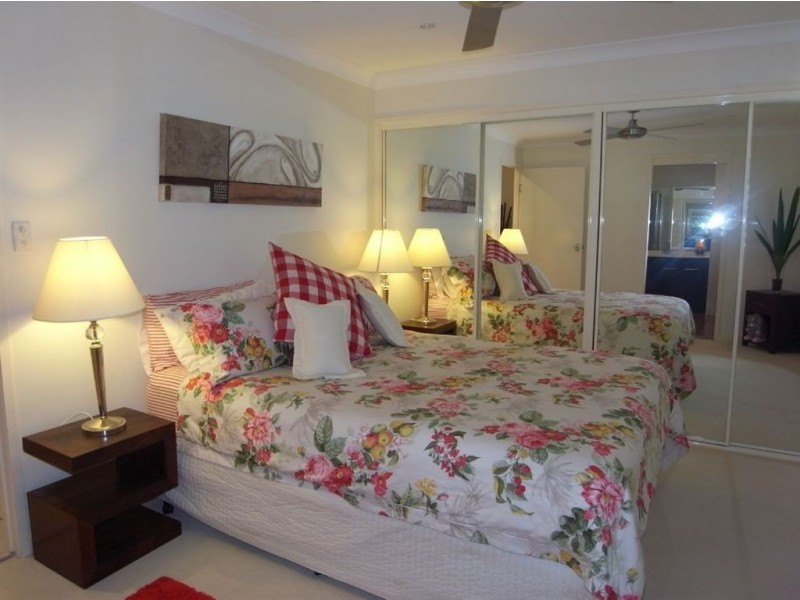 18 Lambros Drive, Benowa QLD 4217