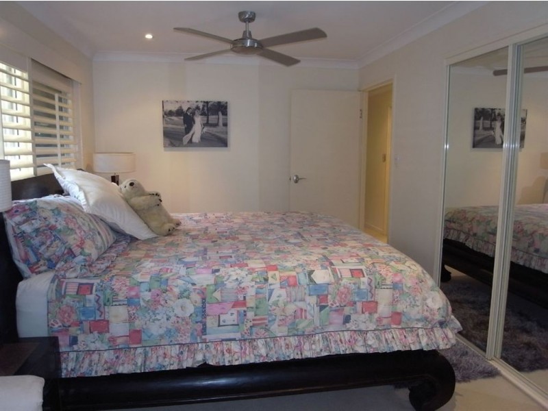 18 Lambros Drive, Benowa QLD 4217