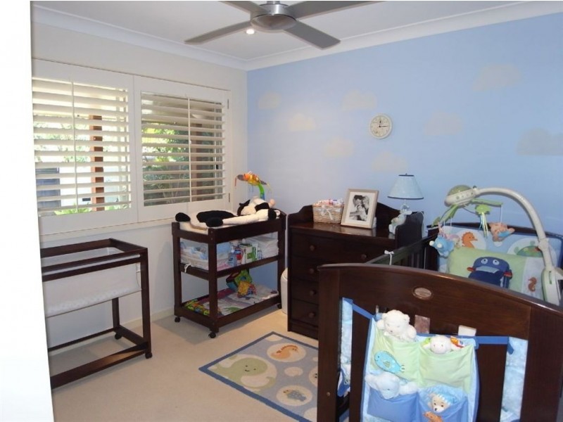 18 Lambros Drive, Benowa QLD 4217