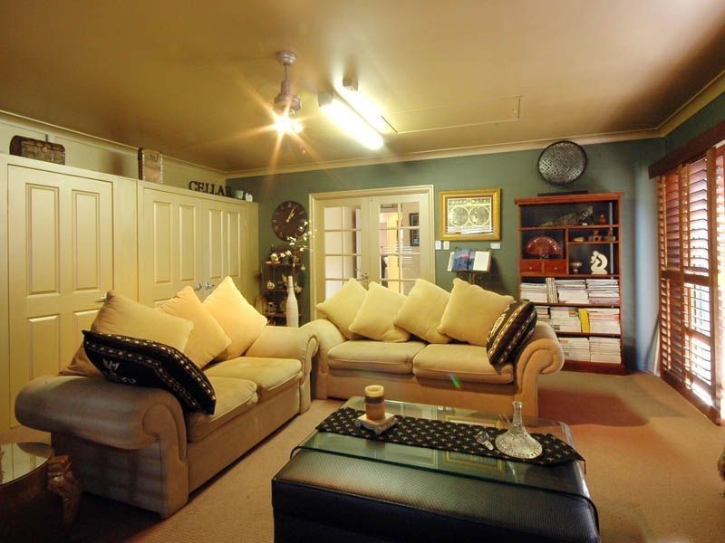 100 Upton Street, Bundall QLD 4217