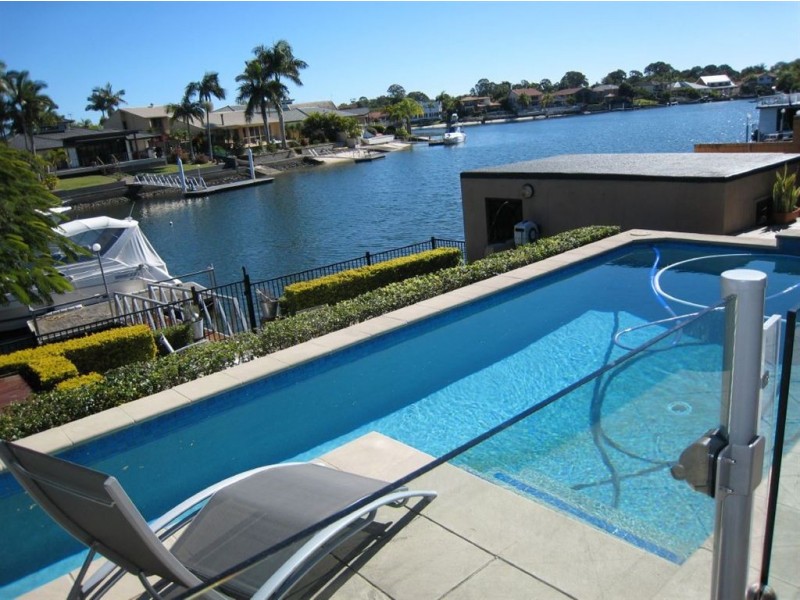 100 Upton Street, Bundall QLD 4217