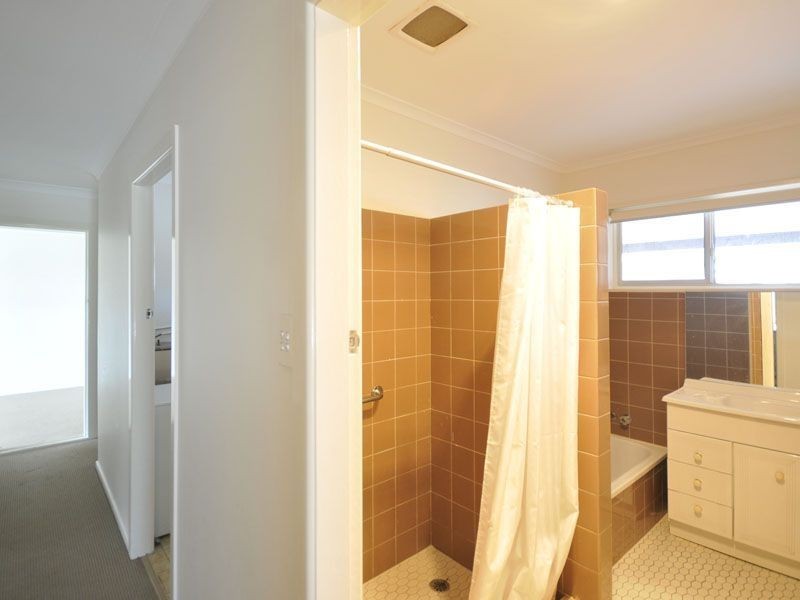 14 Palmetto Court, Broadbeach Waters QLD 4218