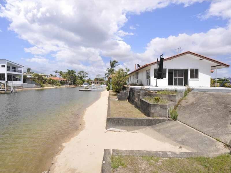 14 Palmetto Court, Broadbeach Waters QLD 4218
