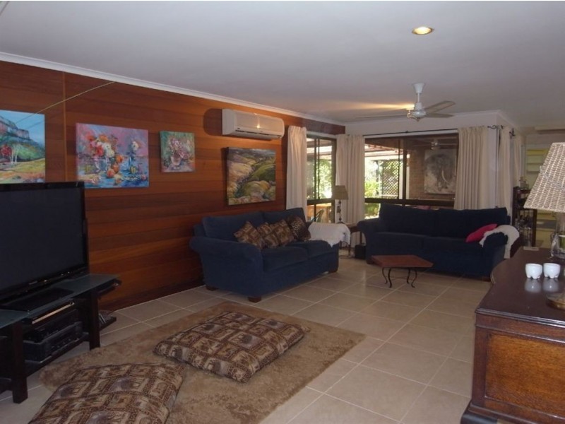 93 Parasol Street, Ashmore QLD 4214