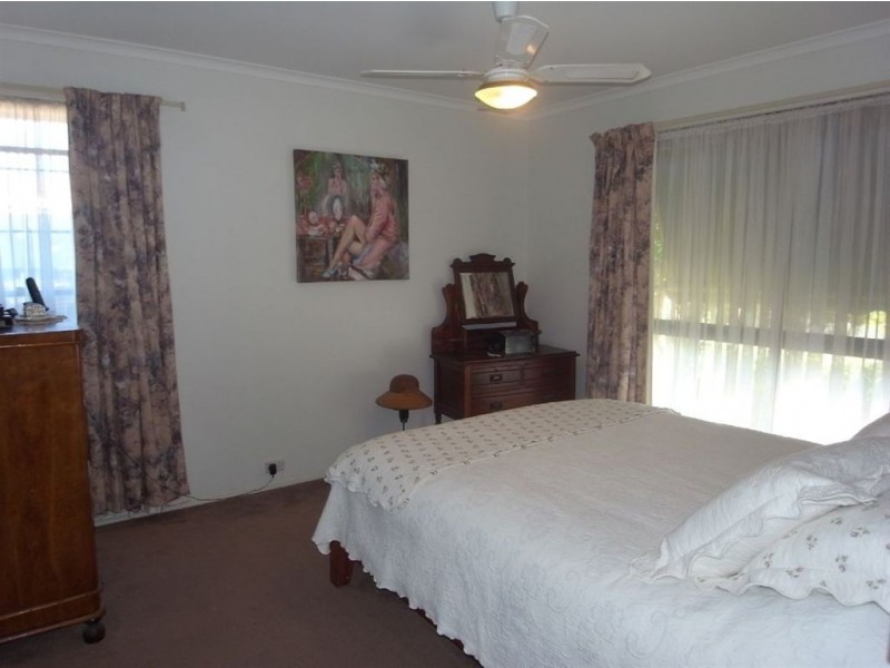 93 Parasol Street, Ashmore QLD 4214