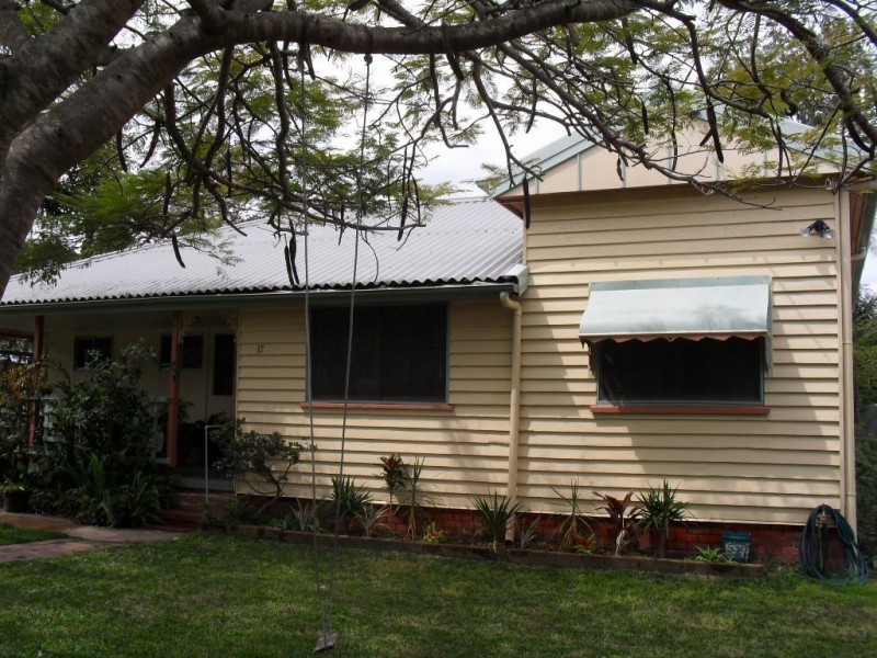 17 Harris Street, Labrador QLD 4215