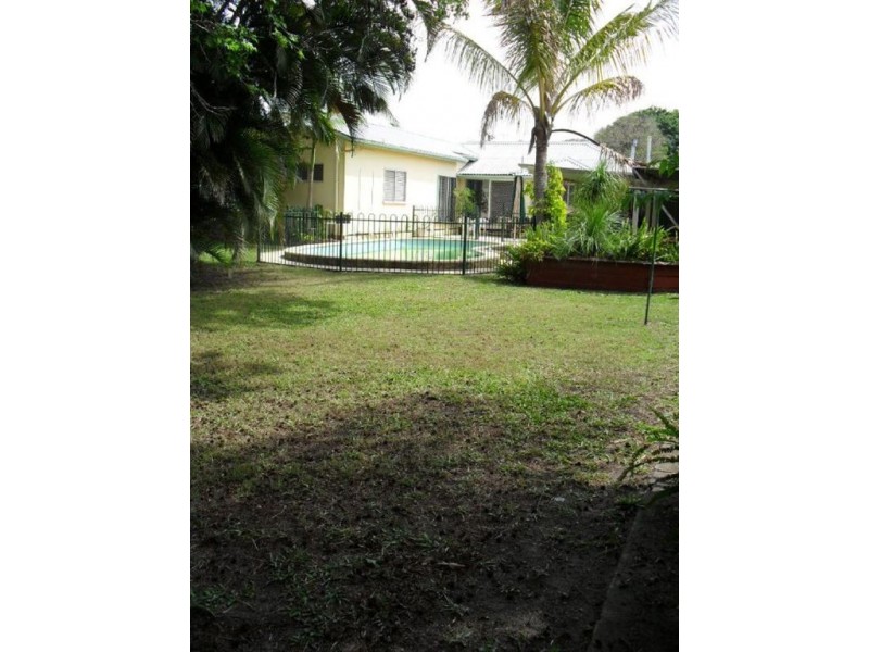 17 Harris Street, Labrador QLD 4215