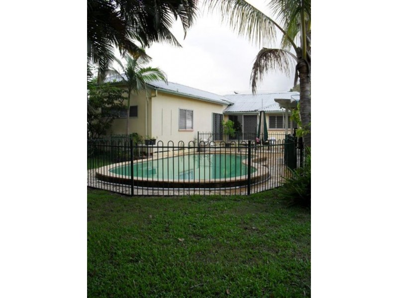 17 Harris Street, Labrador QLD 4215