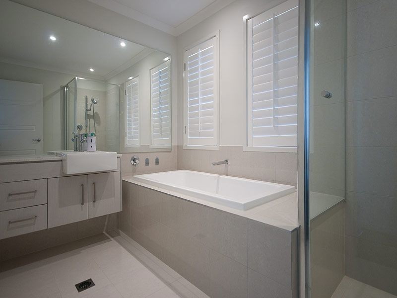 6004 The Boulevarde, Royal Pines, Benowa QLD 4217