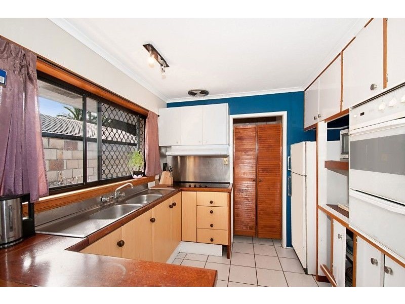 31 Allawah Street, Sorrento QLD 4217