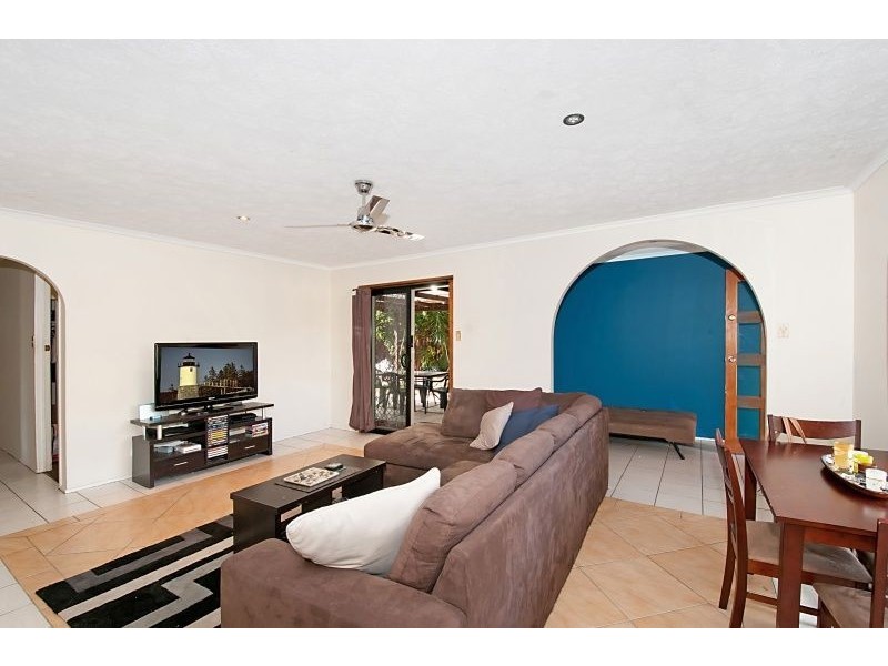 31 Allawah Street, Sorrento QLD 4217