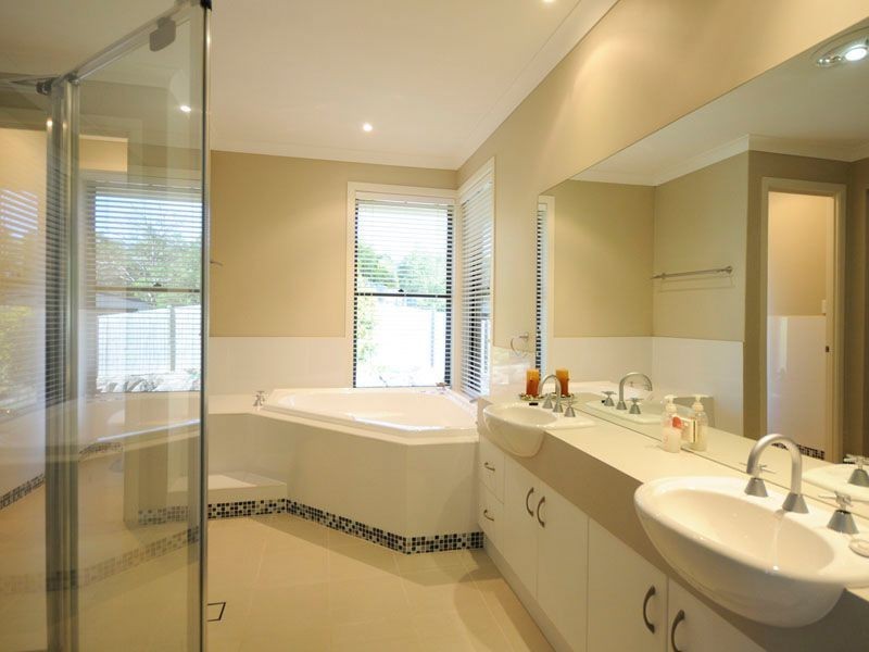 38 Lawnhill Dr, Nerang QLD 4211