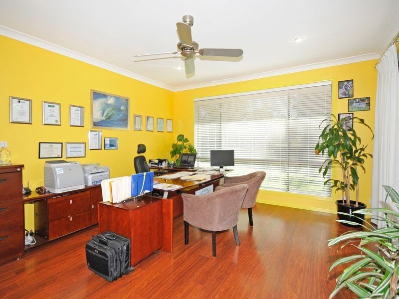 38 Lawnhill Dr, Nerang QLD 4211