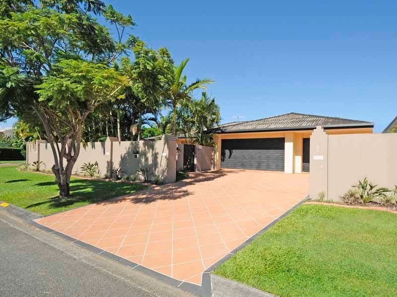 51 Charolais Crescent, Benowa Waters QLD 4217