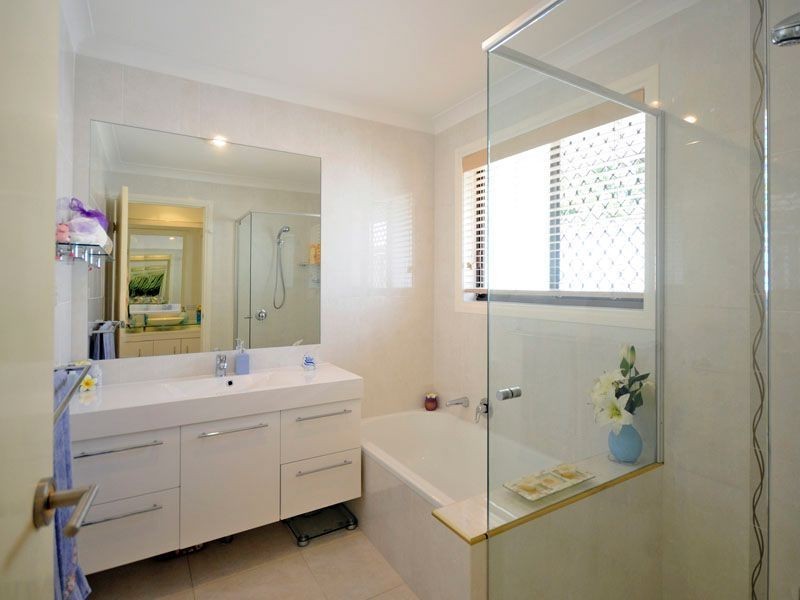 3 Braemer Court, Benowa Waters QLD 4217