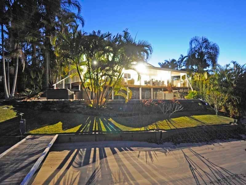 41 River Crescent, Broadbeach Waters QLD 4218