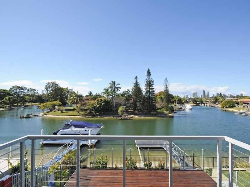 41 Sophie Avenue, Broadbeach Waters QLD 4218